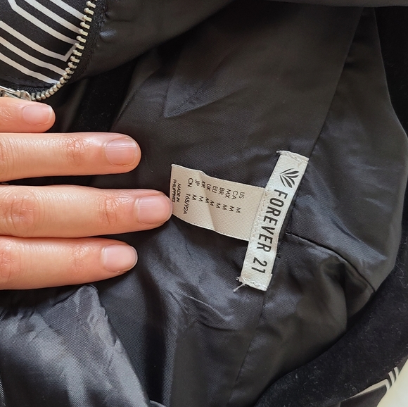 Sport windbreaker jacket - Picture 3 of 3